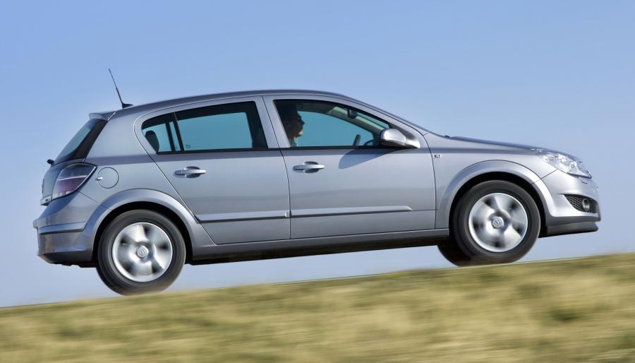  Opel Astra 2005 года  (фото 105 из 141)